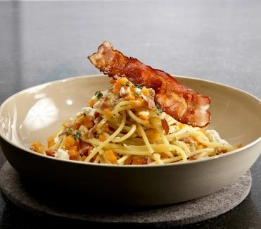2011-12-spaghetti-mit-rueebli-speck-sauce-und-feta